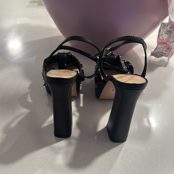 NEW 🖤👠 gorgeous designer shoes us from Neiman Marcus 6 1/2 SOFT leather 😍 - Picture 4 of 4